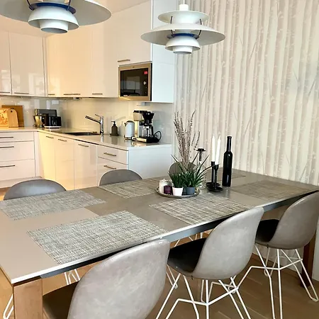 شقة Modern And Cosy 3-bedroom With Private Sauna, In Trendy Kalasatama هلسنكي