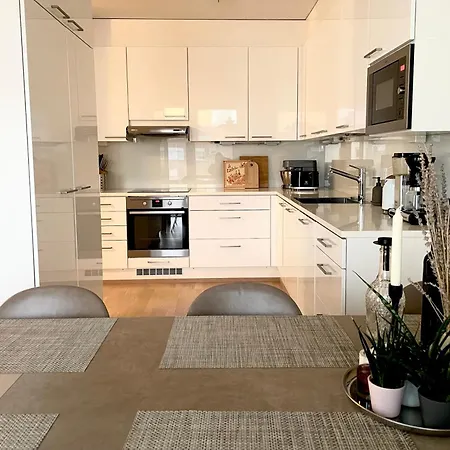 Modern And Cosy 3-bedroom With Private Sauna, In Trendy Kalasatama * Helsinki