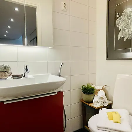Modern And Cosy 3-bedroom With Private Sauna, In Trendy Kalasatama *